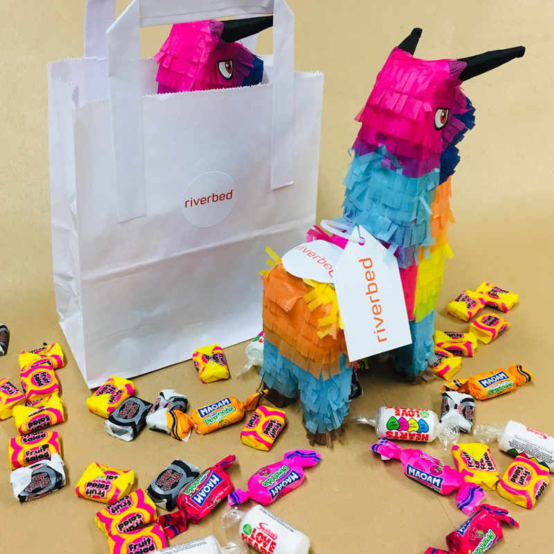 Supporting background image